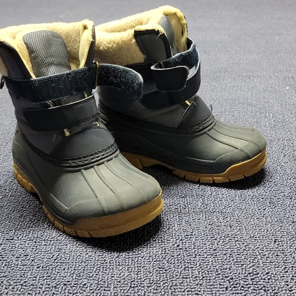 OshKosh B'gosh Other - Oshkosh Size 9 Boys Winter Boots